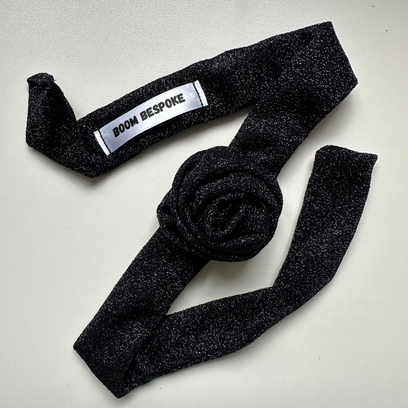 BLACK GLITTER ROSE CHOKER BY