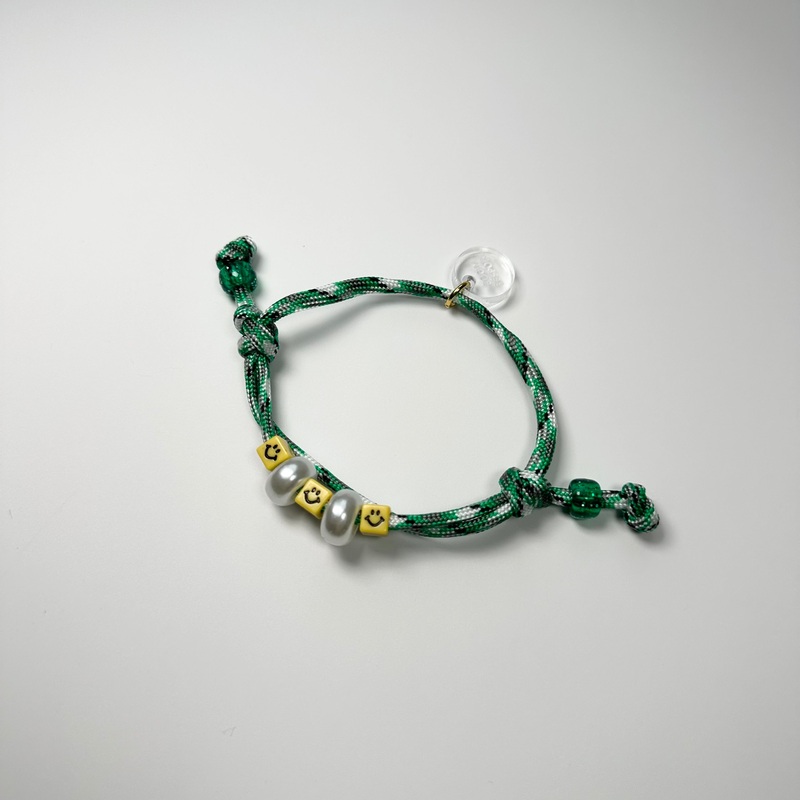 SMILEY PEARLS GREEN BEADED ROPE BRACELET