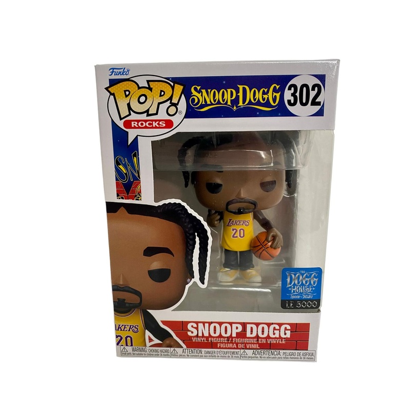 Snoop Dogg Yellow Lakers Jersey Exclusive Vinyl Figure